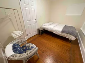 Entire Beautiful 2BR Apartment [L]. Convenient location in the heart of Queens! - Image 5