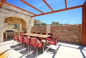 Ta Menzja Villa, Luxury Villa in Central Location - Image 4