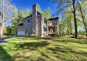Riverfront home on the Hudson, minutes to Saratoga - Image 5
