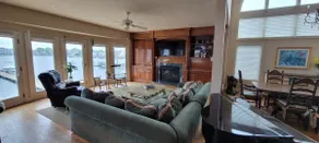 Waterfront beachouse - Image 3