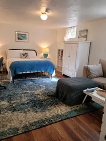 Welcome to our Blue Sky Suite, 1 block to campus - Image 2