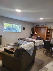 Cozy Suite in Langford - Image 3