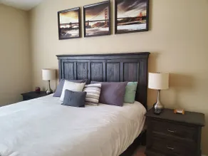 Cheerful 3 bdrm home with pool table and fire pit - Image 2