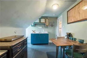 Close to City, Country-Feel Living! Fineview Area! - Image 5