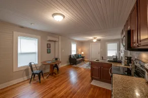 West Durham restored Bungalow Apartment near Duke - Image 5