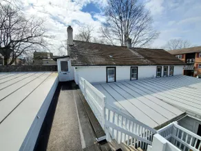 The Carriage House - Image 3