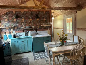 Burden Falls Log Cabin - Image 4