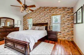 Private 2-bedroom cabin with indoor fireplace - Image 5