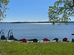 Lakefront Home, Large yard, w/Dock, sleeps 10+ - Image 5