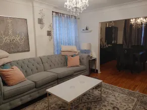 Brantford Bling Executive Suite in a Heritage Home - Image 5