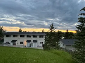 3brm❤️AC,Patio,BBQ, F/Pit Near parks, River-Unit 1 - Image 2