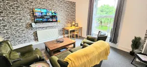 Bella's Place - Newly refurbished 3 bedroom duplex apartment - Image 2