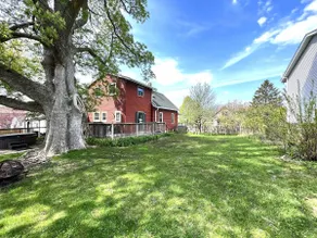 Spacious Farmhouse with Large Yard and Hot Tub - Image 2