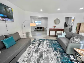 Mountain View Private Entrance 3Room Share Laundry - Image 4