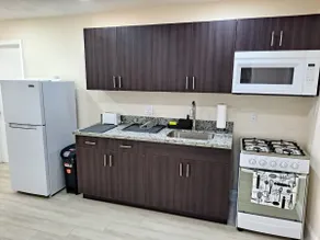 Comfortable 2 Bedrooms Apartment - Image 3