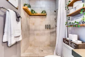 2BR Happy Cactus Retreat • Free Parking - Image 5