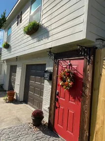 Newly remodeled home just minutes from Galveston - Image 2