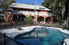 Blue Moon Veranda. Amazing Resort style getaway. - Image 4