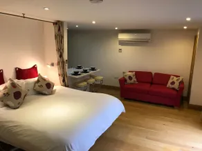 Fantastic Cotswolds hideaway Cleeve Hill - Image 2