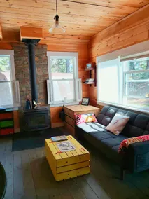 Tidal Bliss: cozy cottage on ever-changing river - Image 5