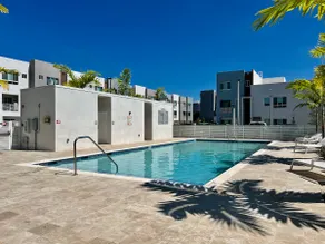 Lovely 1 bed condo with pool/wifi free parking - Image 4