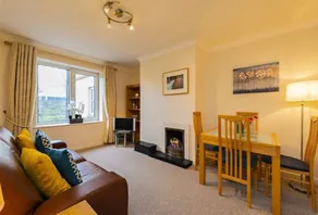 Dublin 4, City Apartment - Image 2