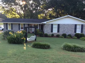 Beautiful 2 BR/1 BA Apartment. HS Internet - Image 4