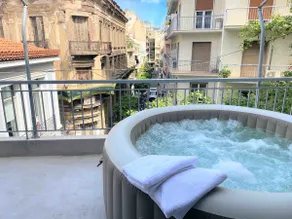 Boutique PLAKA apt with PVT ΟpenAir Jacuzzi - Image 5
