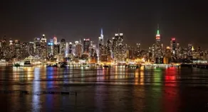 BEAUTIFUL FULLY RENOVATED 4-BEDROOM APARTMENT. - Image 2