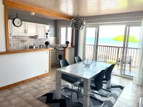 SPACIOUS APARTMENT WITH LARGE BALCONY FACING THE SEA - Image 5