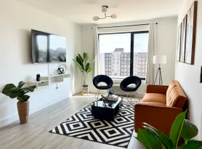 Stylish King 1BR Near MetLife & NYC - Image 2