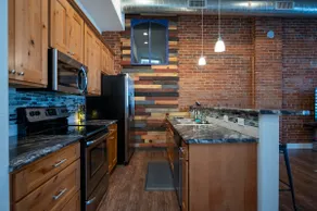 Modern Apartment in Historic Downtown - Image 3