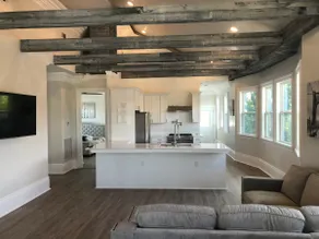 Penthouse Walking Distance to St Charles streetcar - Image 2