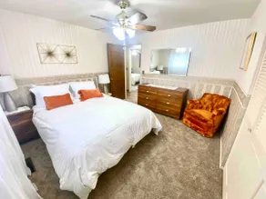 Roomy Midtown Home-Large and Central to Everything - Image 4
