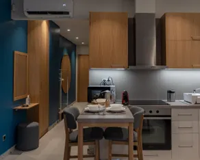 Central Luxury Apartment - Image 5