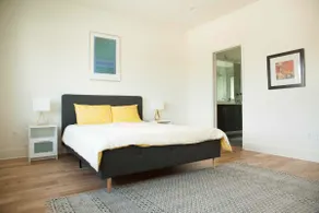 Modern 3-BR Comfort: 7m Airport & COTA; 10m DT - Image 4