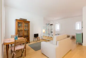 Superb Flat Cathedral & River View - Image 2