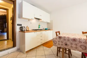 Maison Poinsod: Rustic Three-Room Apartment - Image 3