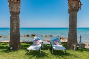 Gaia SeaFront Villa, with 2 x Pools & Beach Access - Image 5