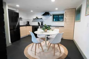 Stylish Wallingford Retreat - Walk to Gas Works - Image 3
