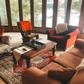 Charming Circular Cabin on Stunning Kusel Lake! - Image 3