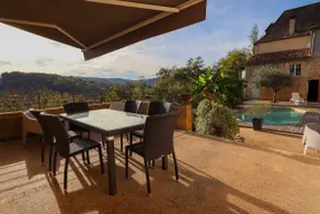 House with superb valley view - Image 3