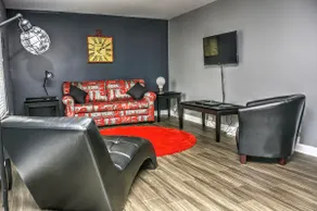 THE Village Suites - THE LOFT - Image 4