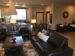 Big & Luxury 3 bed CONDO 1,600 SF - Image 3