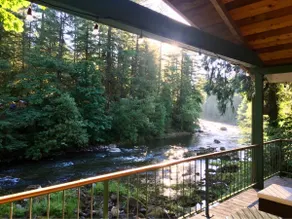 Riverfront Escape:Cozy Cabin offering unreal views - Image 2