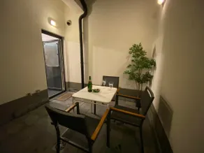 Modern Studio with Private Garden Walk to Center - Image 3