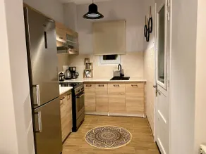 Oasis Garden Apartment - Image 4