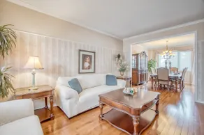 4 BD 2.5 BA Home by Centrum Mall & Signature Plaza - Image 3