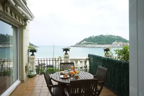 TERRACE WITH VIEWS - by SanSebastianApartments.es - Image 2