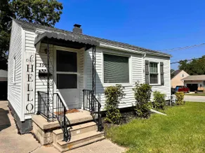 Fenced Yard + Finished Basement | Near Zoo & UTMC - Image 5